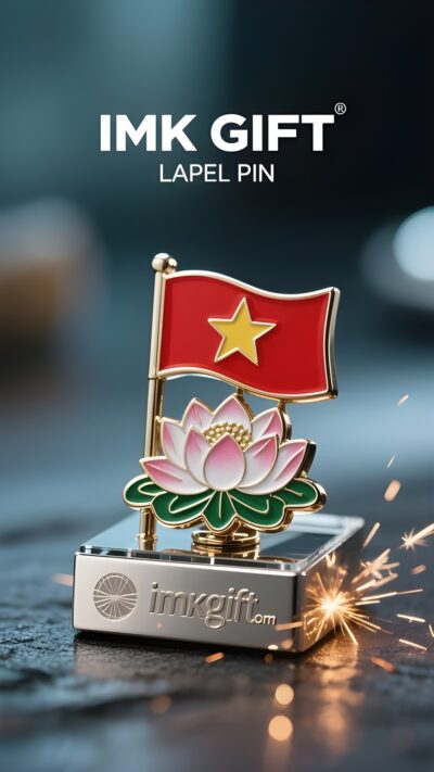 in989-Trái-tim-hoa-sen-trên-lụa-đỏ-Sức-mạnh-của-đức-tin-níu-giữ-thời-gian