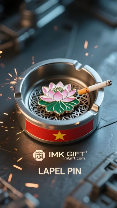 in998-Lá-cờ-sao-đỏ-và-vàng-nở-rộ-từ-đống-tro-tàn